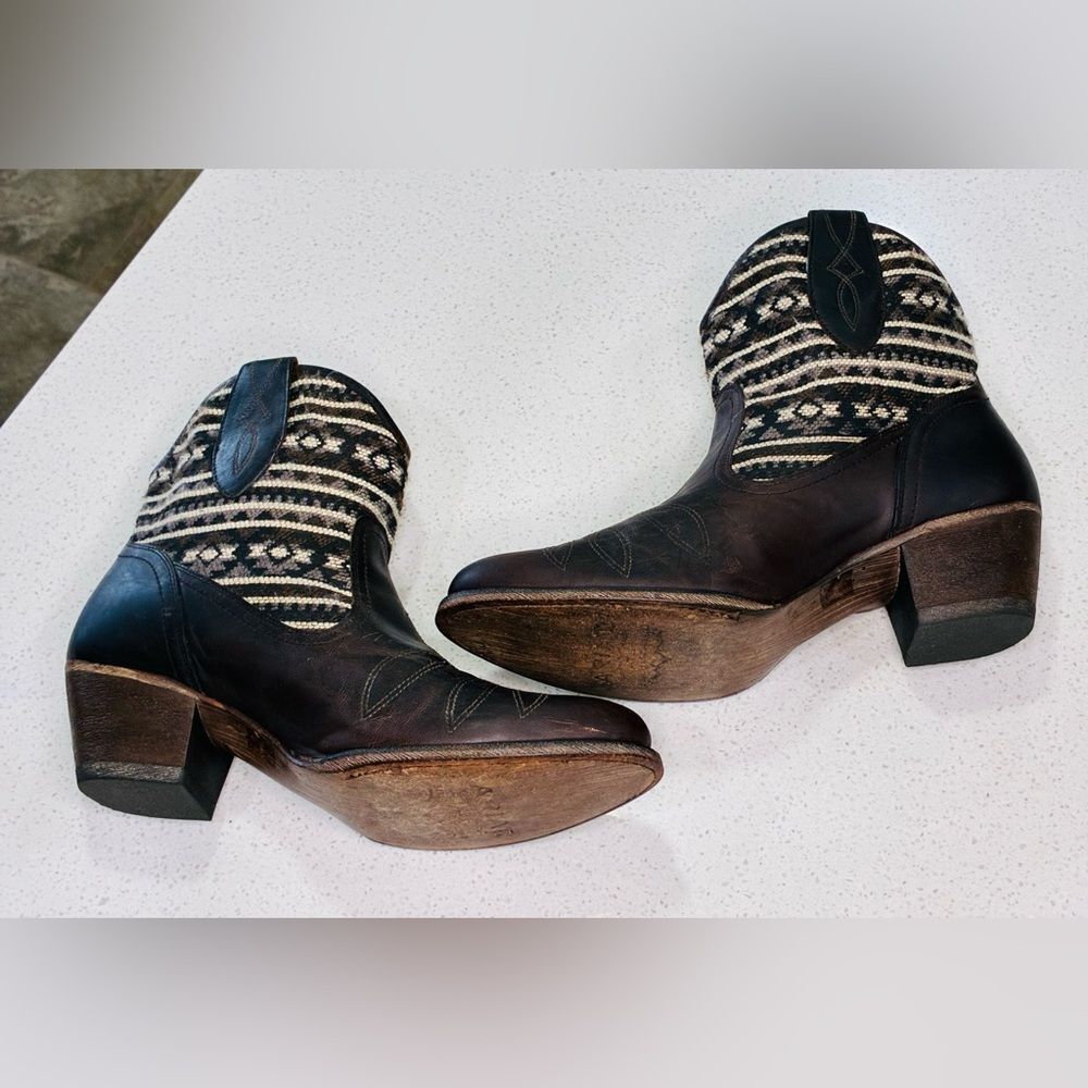 Ariat Meadow Western Ankle Boots Womens 11B Brown Leather Aztec Ankle Boots EUC - Picture 11 of 15